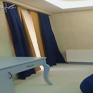 Camera economy con letto king size al sotterraneo